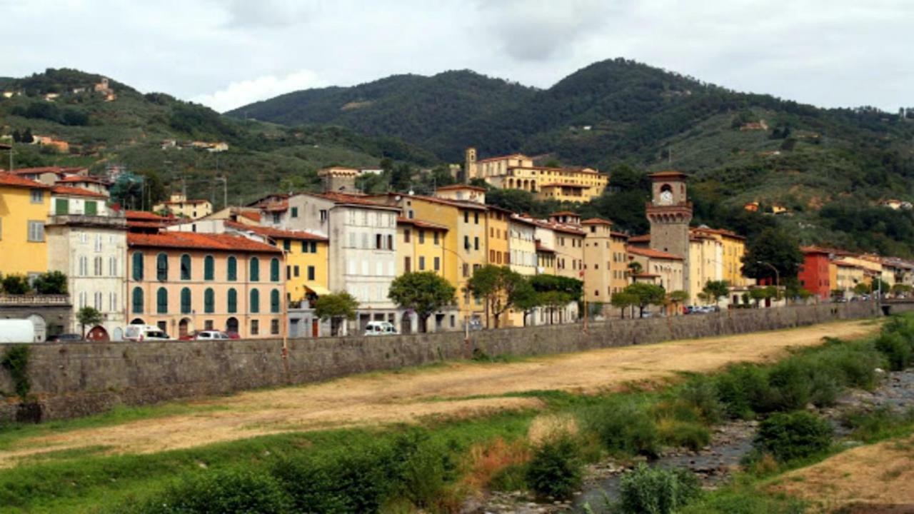 Casa Vacanza Ilia Pescia Eksteriør bilde